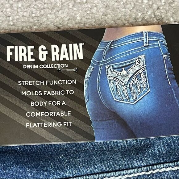Fire & Rain Jeans Women’s 17 Blue Bootcut High Rise Dark Denim Embellished - Picture 5 of 14